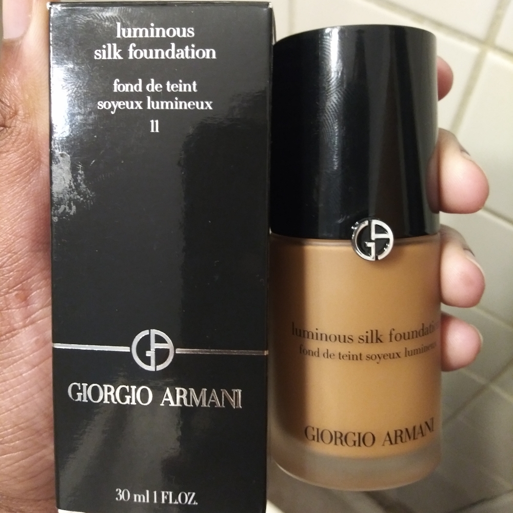 Giorgio Armani Luminous Silk Foundation Sh…